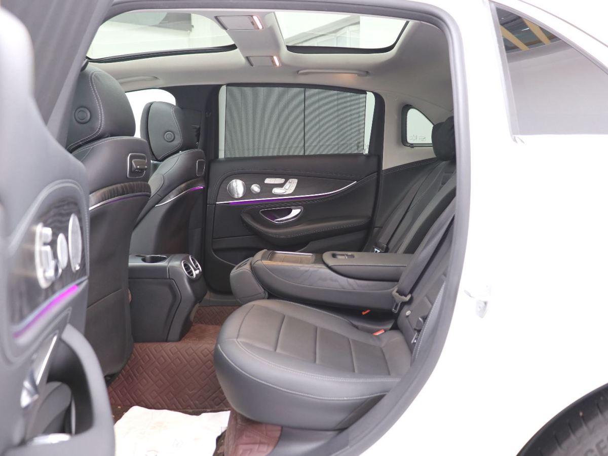 奔驰 奔驰E级  2020款 改款 E 300 L 运动殊享版图片
