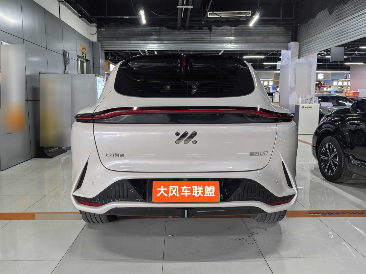 智己 智己LS7  2023款 77kWh Urban Fit后驅(qū)版圖片