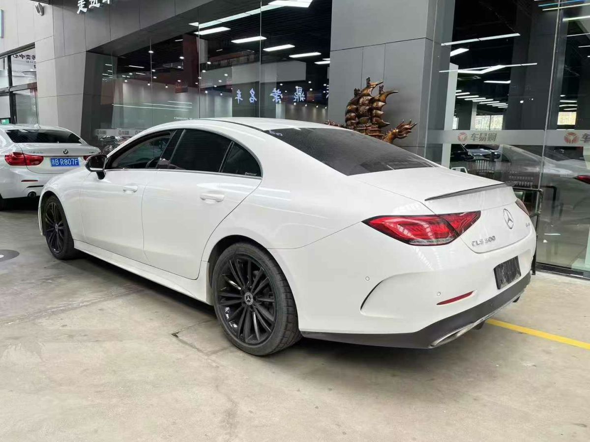 奔馳 奔馳A級  2019款  A 220 L 4MATIC 運動轎車圖片