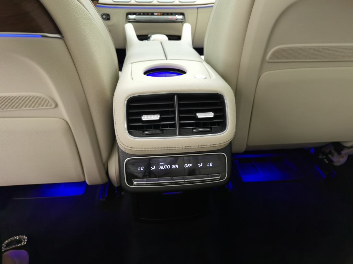 奔馳 奔馳GLS  2023款 改款 GLS 450 4MATIC 豪華型圖片
