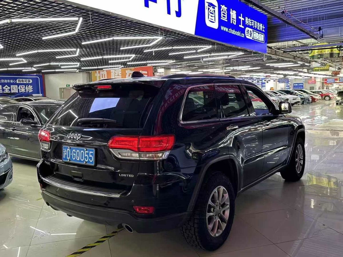 2017年1月Jeep 大切諾基  2017款 3.0L 精英導(dǎo)航版