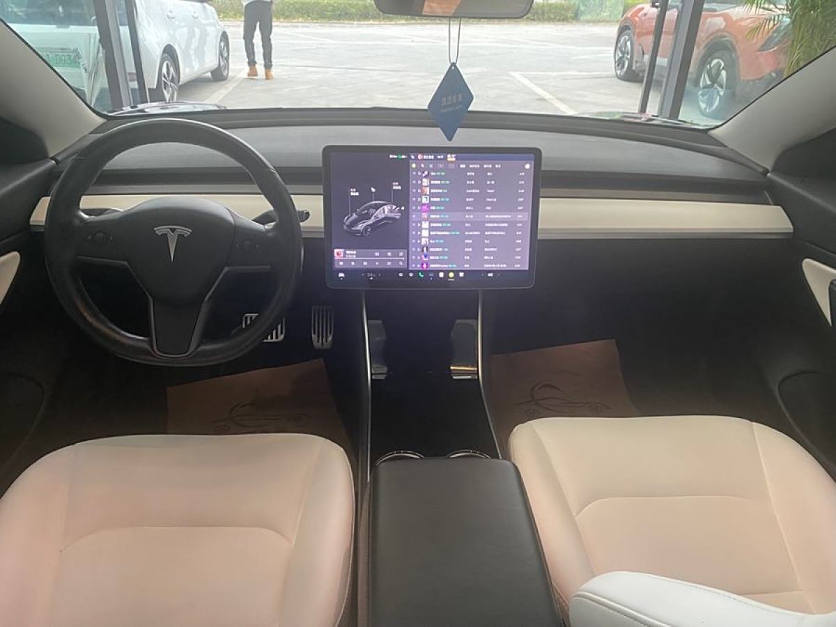 特斯拉 Model 3  2019款 長續(xù)航后驅(qū)版圖片