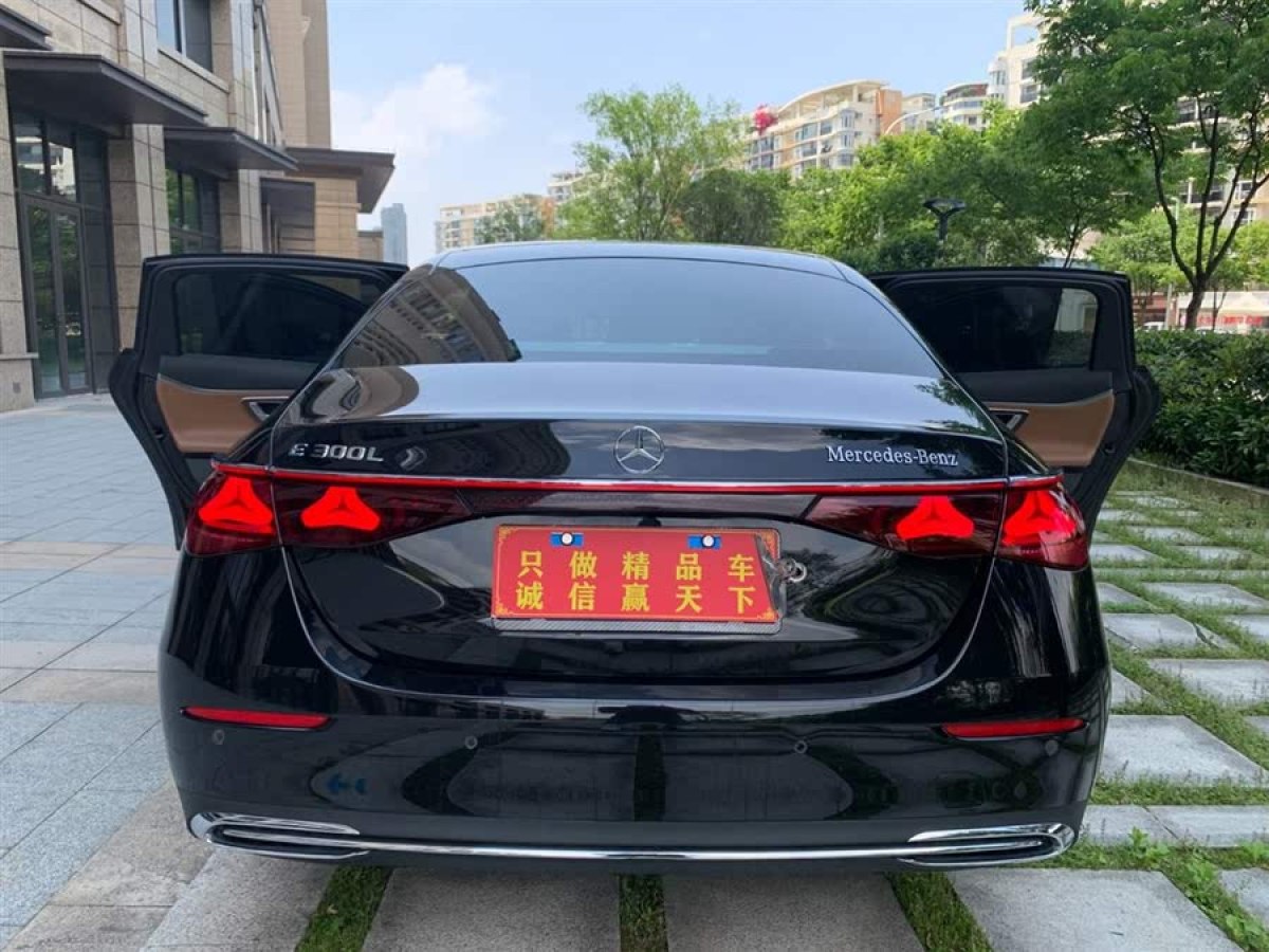 奔馳 奔馳E級  2024款 E 300 L 豪華型圖片