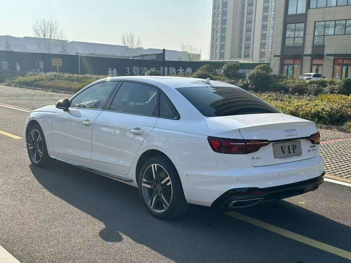 奧迪 奧迪A4L  2022款 40 TFSI 豪華動感型圖片