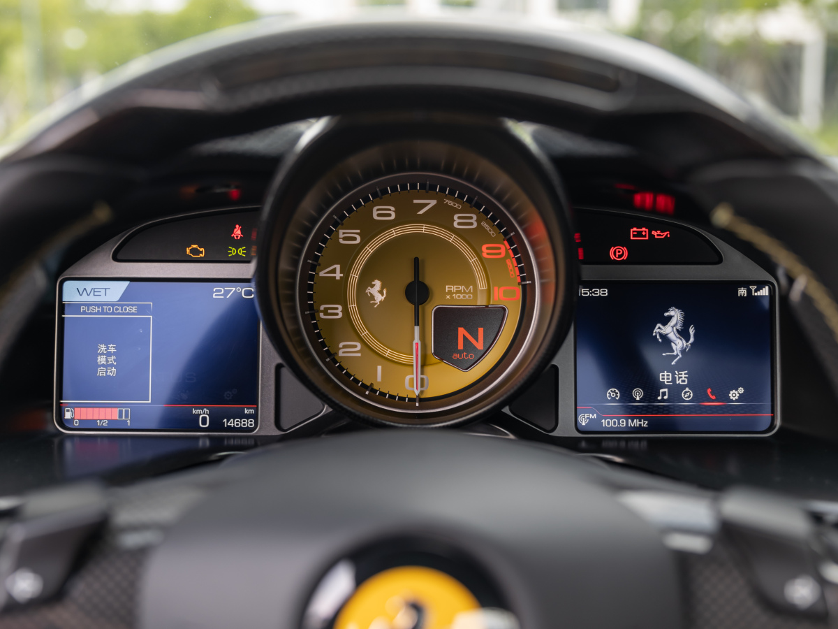 法拉利 812 Superfast  2017款 6.5L 標準型圖片