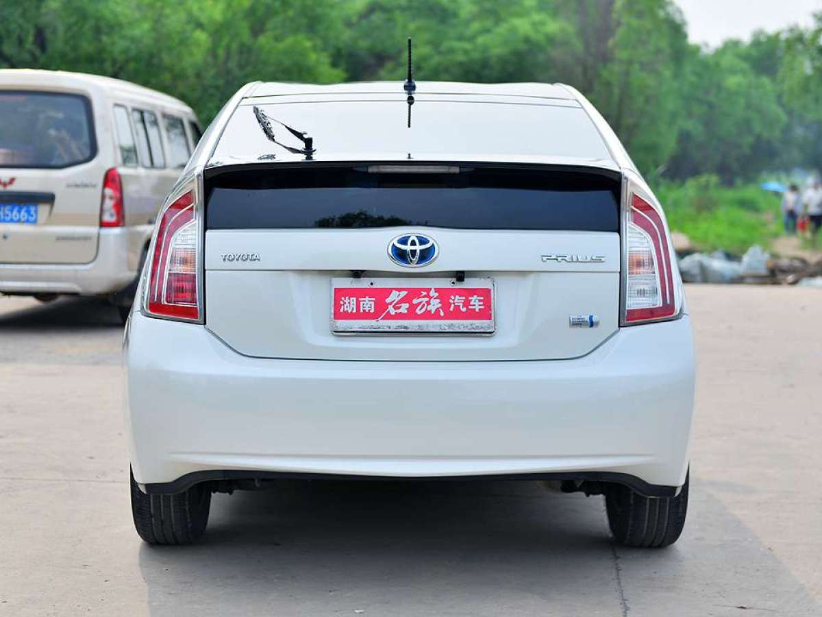 豐田 普銳斯  2012款 1.8L 標(biāo)準(zhǔn)版圖片