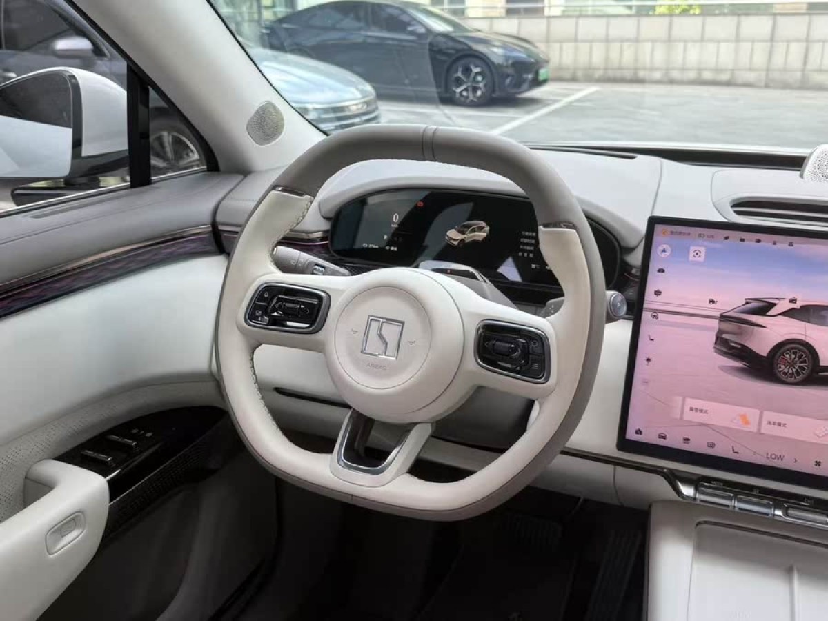 極氪 極氪7X  2025款 100kWh 長(zhǎng)續(xù)航四驅(qū)智駕版圖片