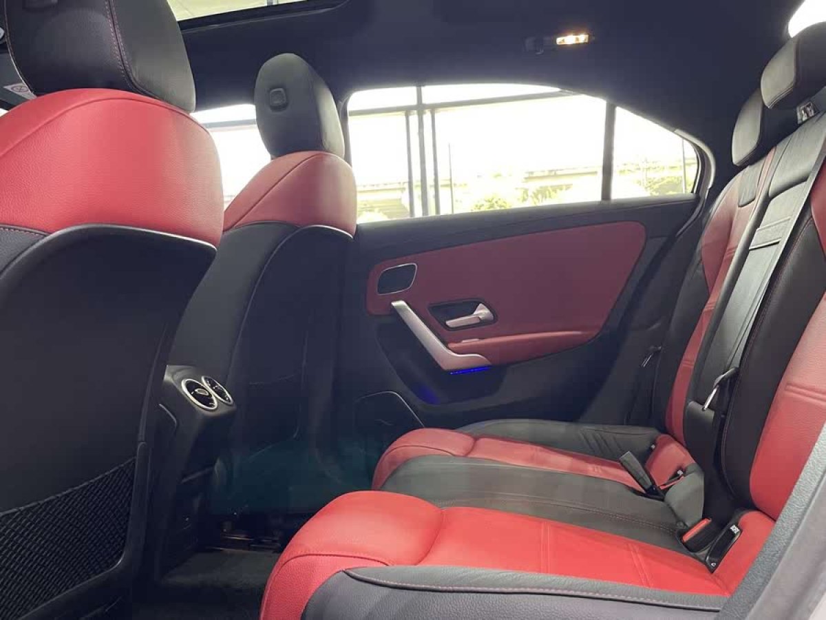 奔馳 奔馳A級AMG  2020款 AMG A 35 4MATIC圖片