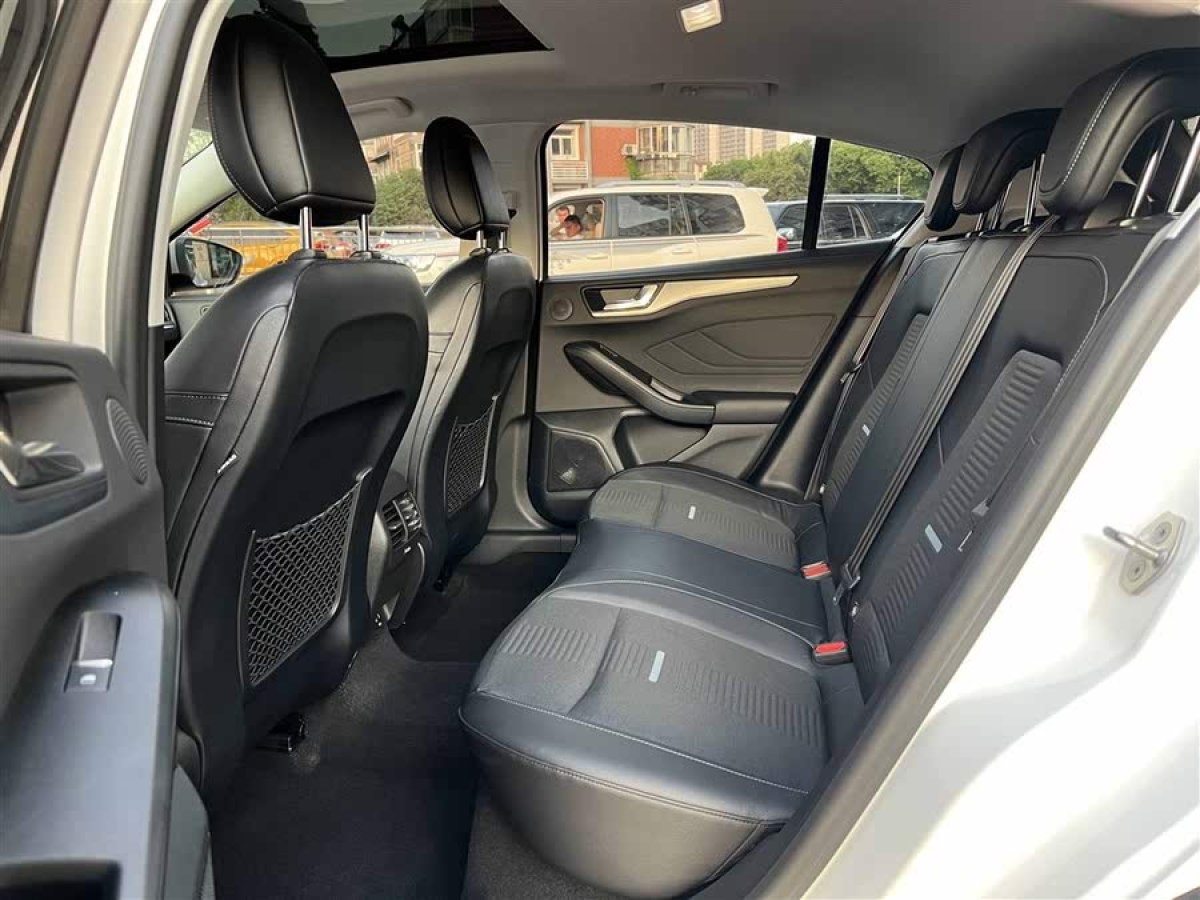 福特 福克斯Active  2021款 EcoBoost 180 自動(dòng)勁潮型圖片