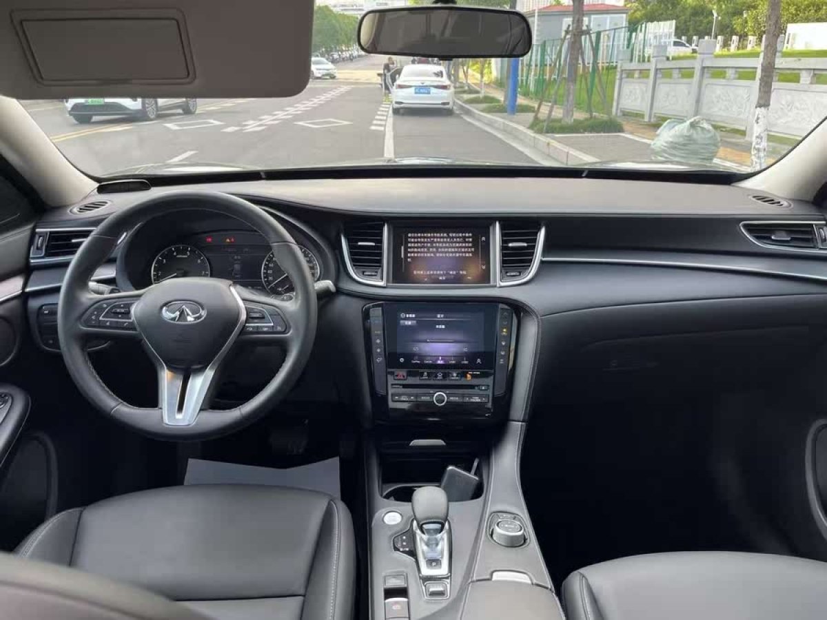 英菲尼迪 QX50  2020款 改款 2.0T 兩驅(qū)菁英版圖片