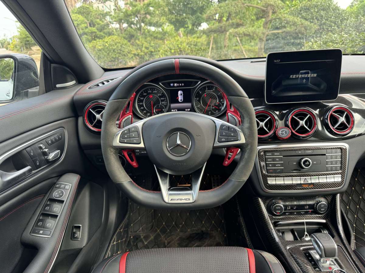 2019年5月奔馳 奔馳CLA級(jí)AMG  2017款 改款 AMG CLA 45 4MATIC