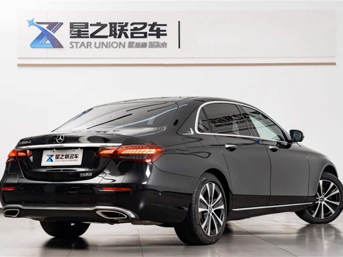 奔馳 奔馳E級(jí)新能源  2023款 E 350 e L 插電式混合動(dòng)力轎車圖片