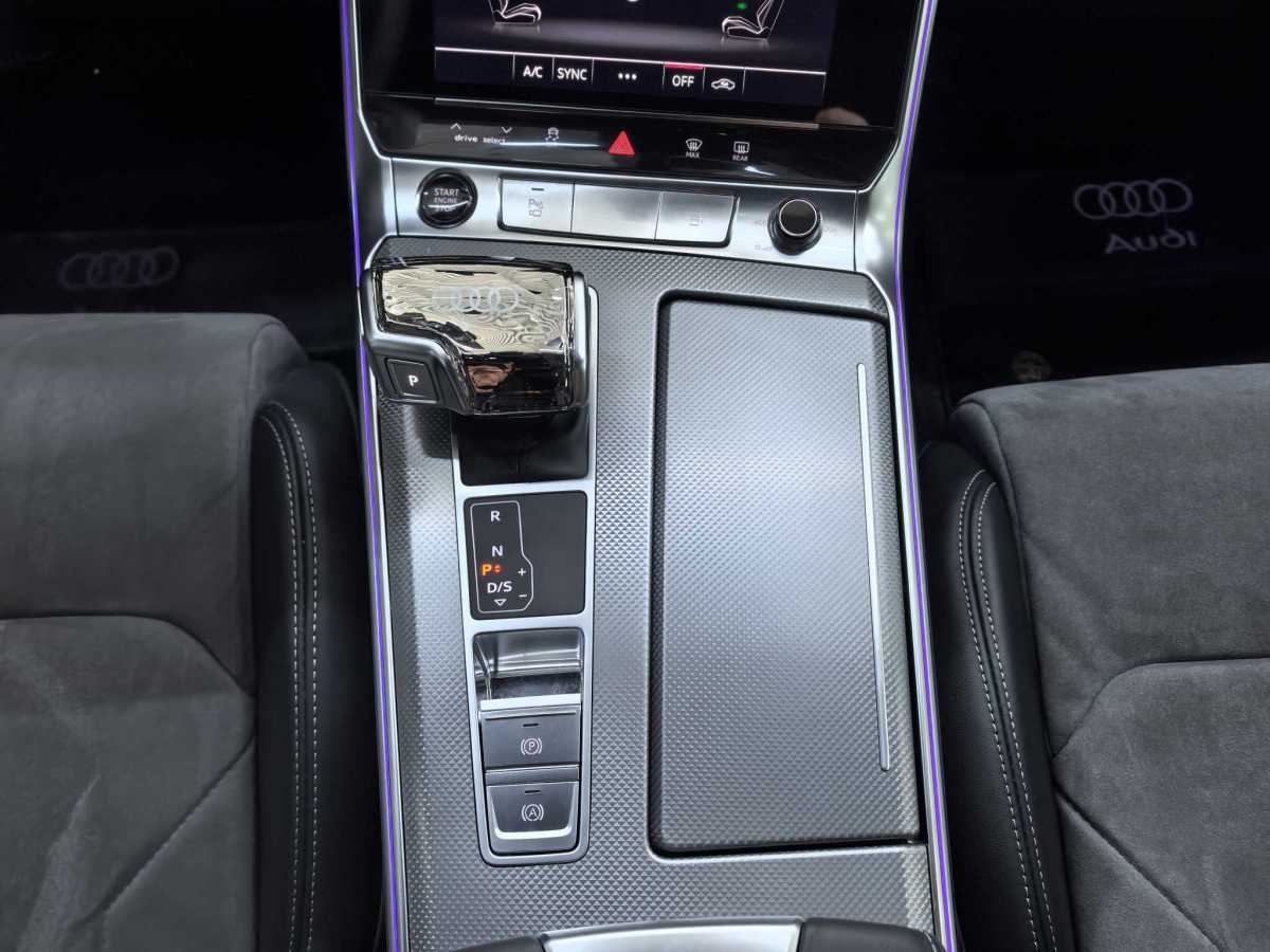 奧迪 奧迪A6L  2024款 45 TFSI 臻選動感型圖片