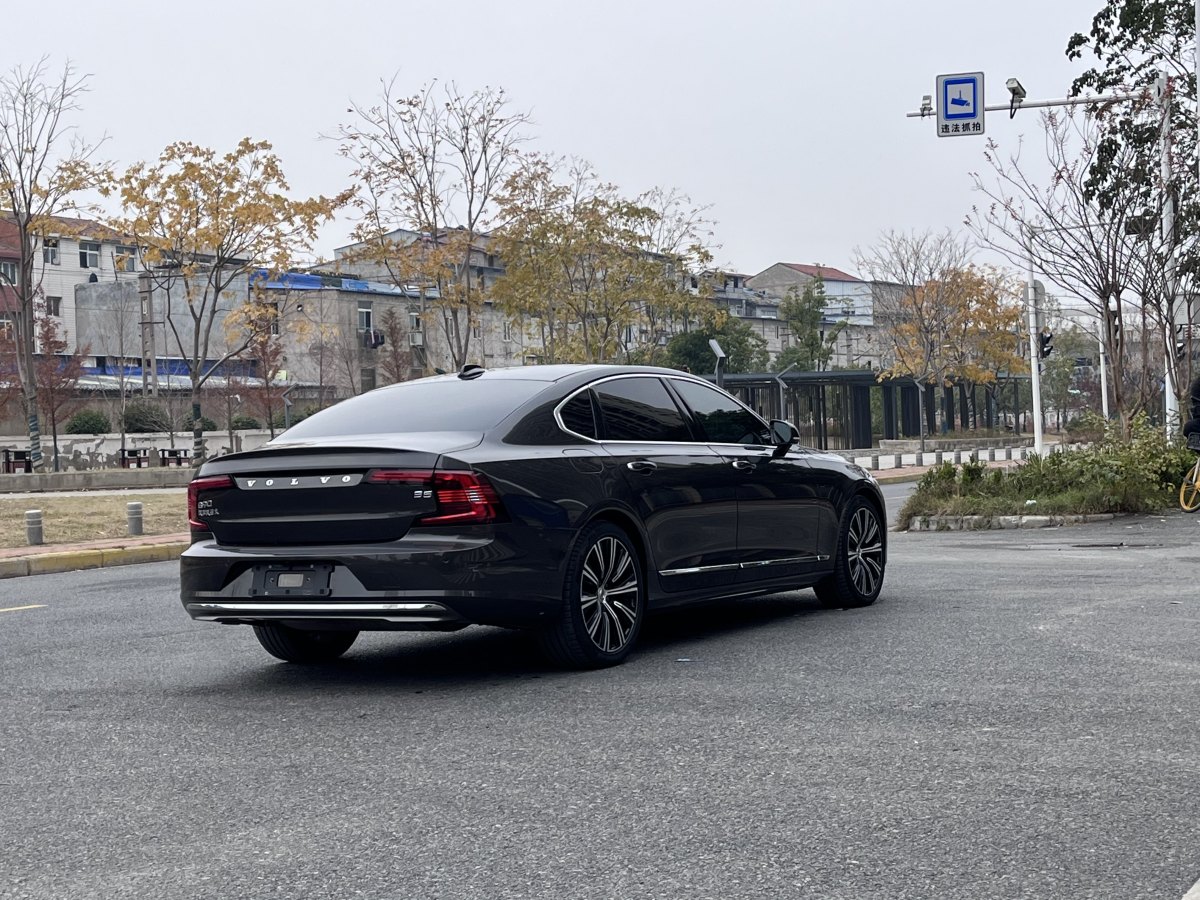 沃爾沃 S90  2023款 B5 智遠(yuǎn)豪華版圖片