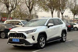 RAV4荣放 丰田 2.0L CVT四驱风尚版