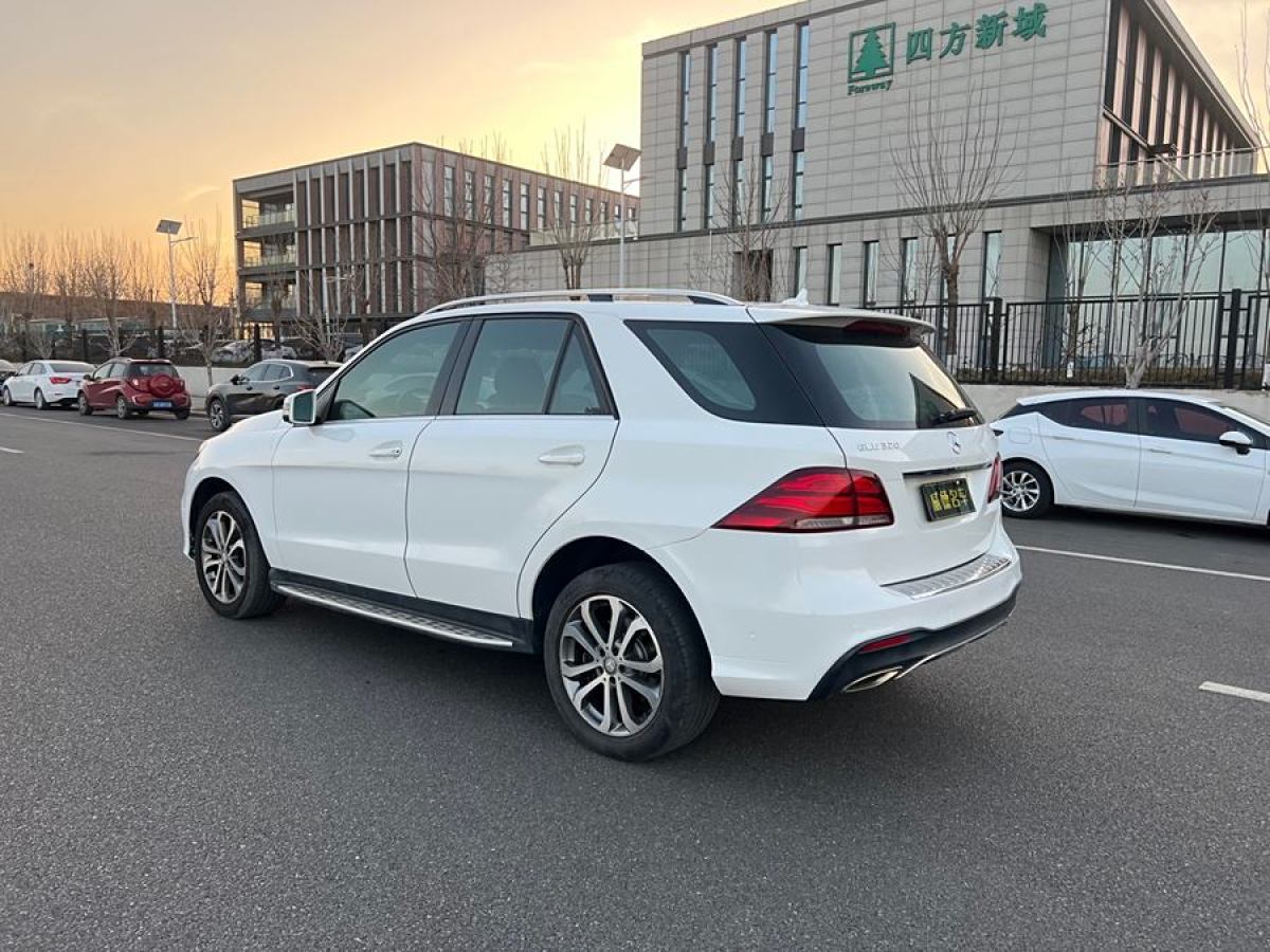 奔馳 奔馳GLE  2016款 GLE 320 4MATIC 豪華型圖片