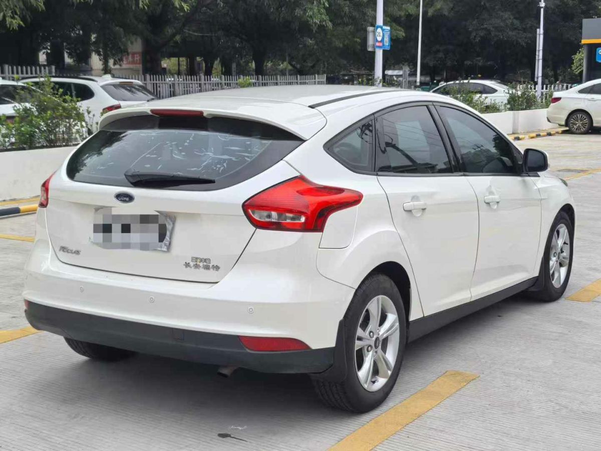 福特 福克斯  2017款 三廂 EcoBoost 180 自動(dòng)精英型圖片