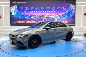 奔馳A級(jí) 奔馳 改款 A 200 L 運(yùn)動(dòng)轎車動(dòng)感型