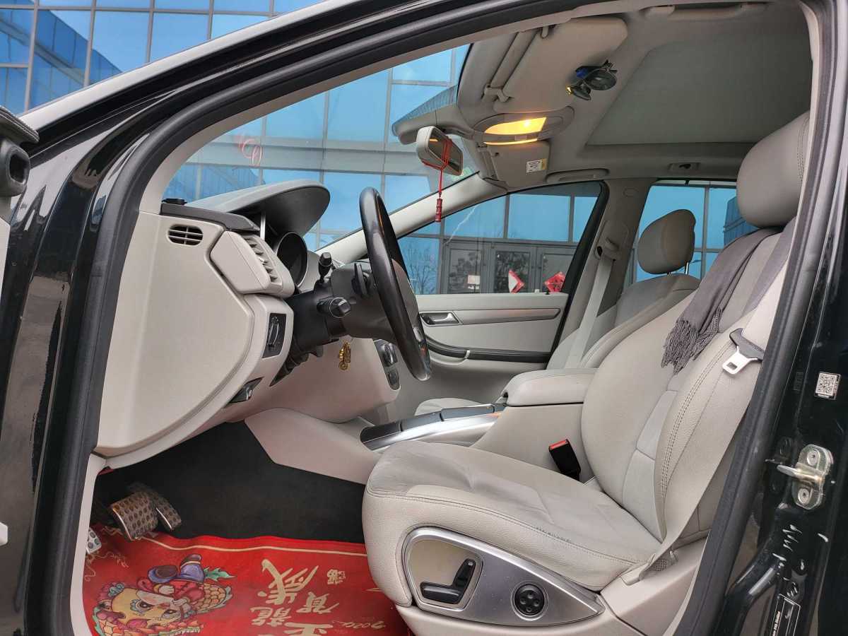 2015年1月奔驰 奔驰R级  2014款 R 320 4MATIC 商务型