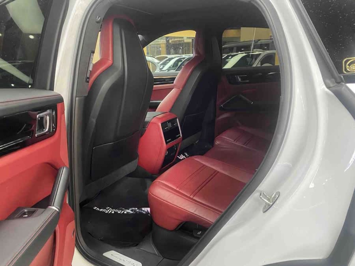 保時(shí)捷 Cayenne  2023款 Cayenne Coupé 3.0T 鉑金版圖片
