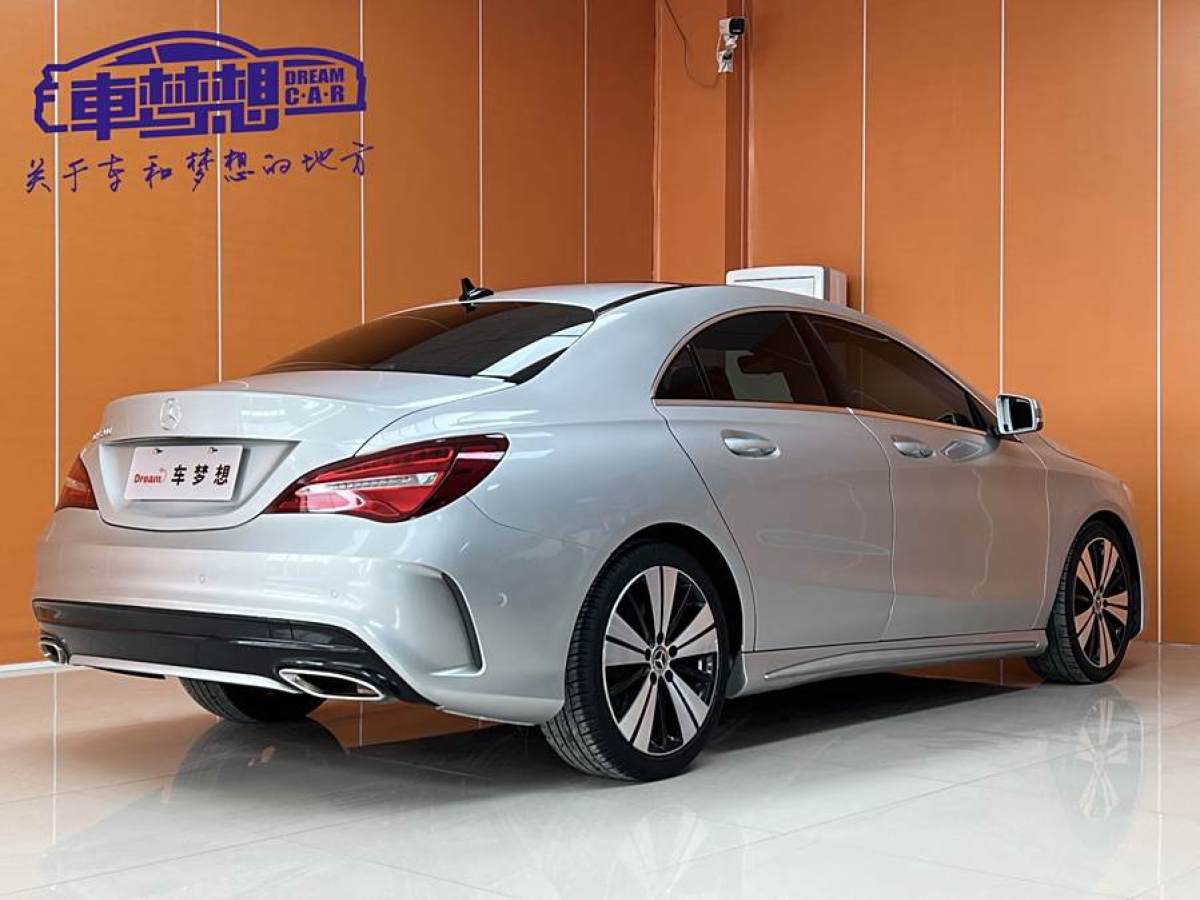 奔馳 奔馳CLA級(jí)  2018款 CLA 200 時(shí)尚型圖片