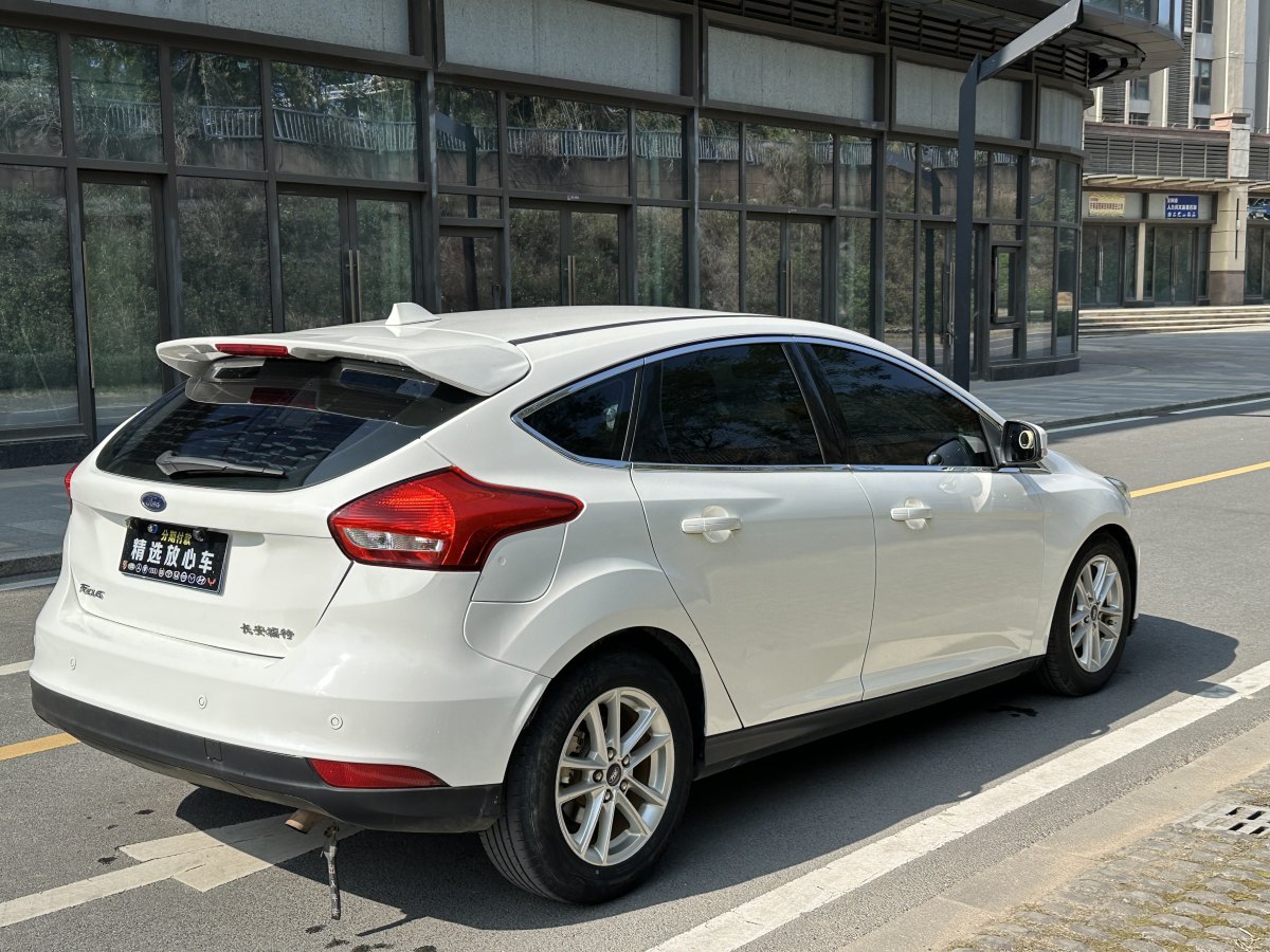 福特 ?？怂? 2015款 兩廂 1.6L 自動(dòng)風(fēng)尚型圖片