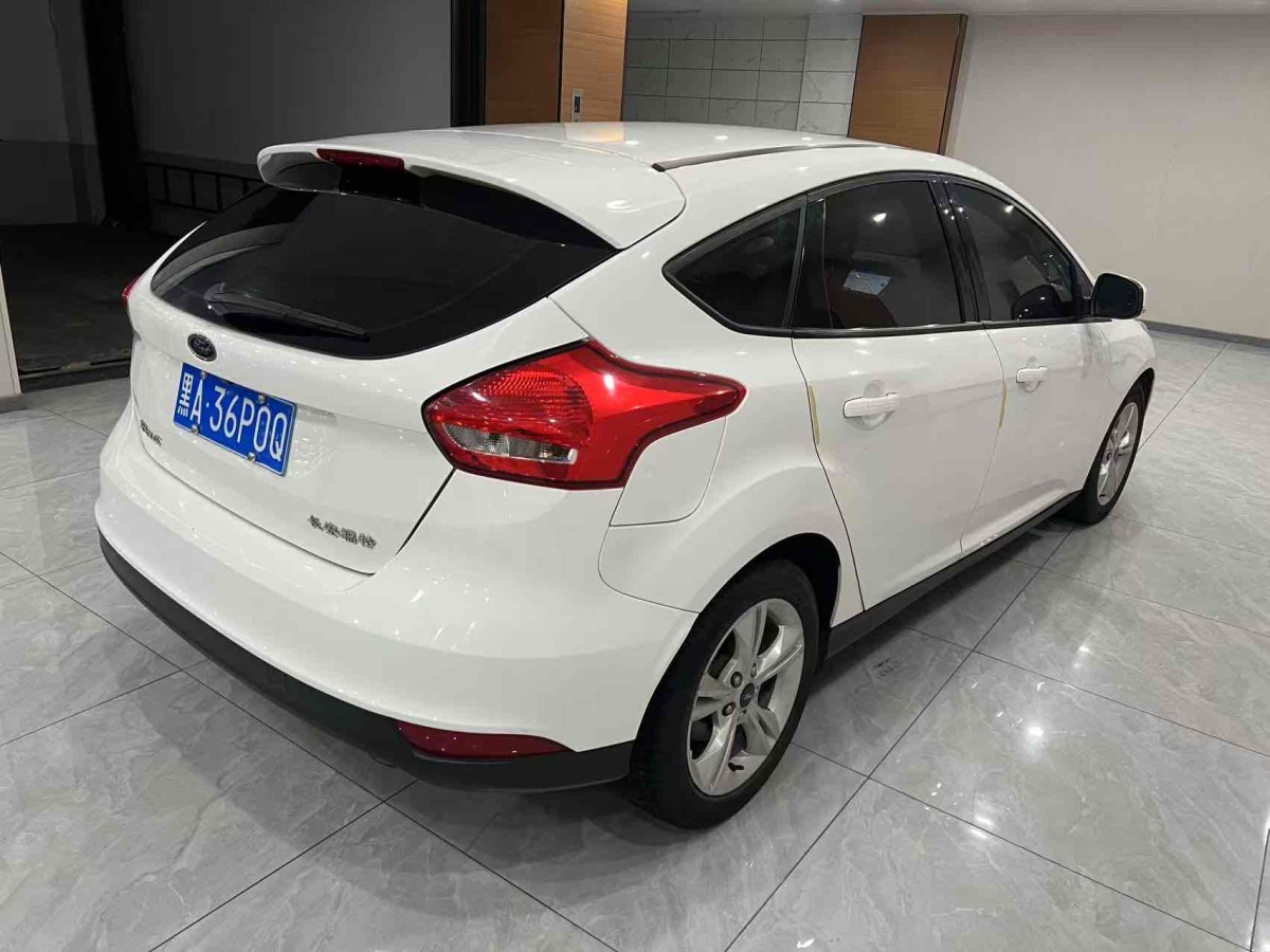 福特 ?？怂? 2018款 兩廂經(jīng)典 1.6L 自動舒適型智行版圖片