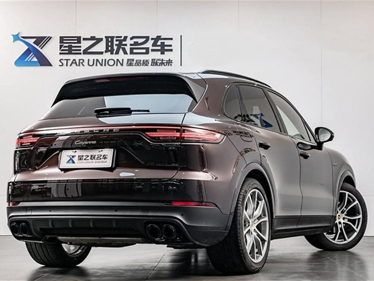 保時(shí)捷 Cayenne新能源  2023款 Cayenne E-Hybrid 2.0T 鉑金版圖片