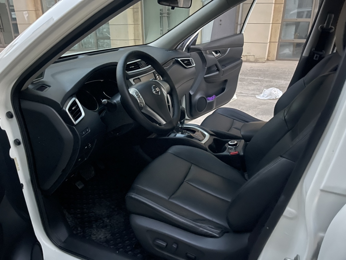 2017年5月日产 奇骏  2014款 2.5L CVT豪华版 4WD