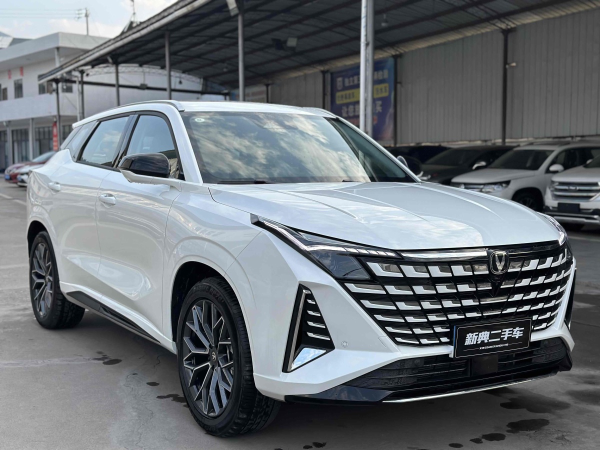 長(zhǎng)安 UNI-T  2023款 1.5T 尊貴型圖片