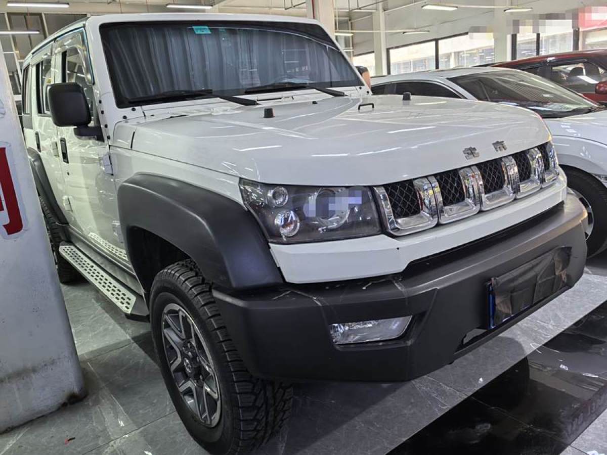 北京 BJ40  2016款 40L 2.3T 自動四驅(qū)尊享版圖片