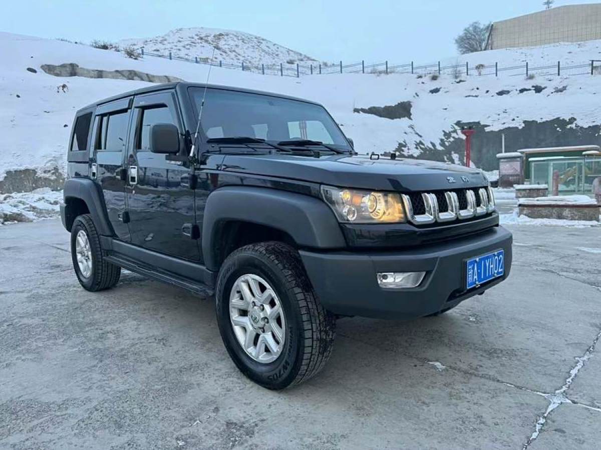 北京 BJ40  2016款 40L 2.0T 手動四驅(qū)尊貴版圖片