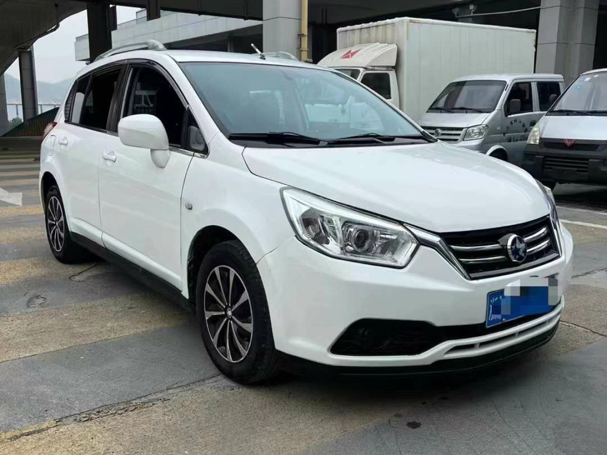 啟辰 M50V  2017款 1.5L XE 手動(dòng)標(biāo)準(zhǔn)版圖片