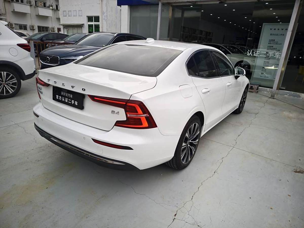 沃爾沃 S60L  2024款 B4 智遠(yuǎn)豪華版圖片