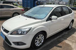 ?？怂?福特 兩廂經(jīng)典 1.8L 手動(dòng)酷白典藏版