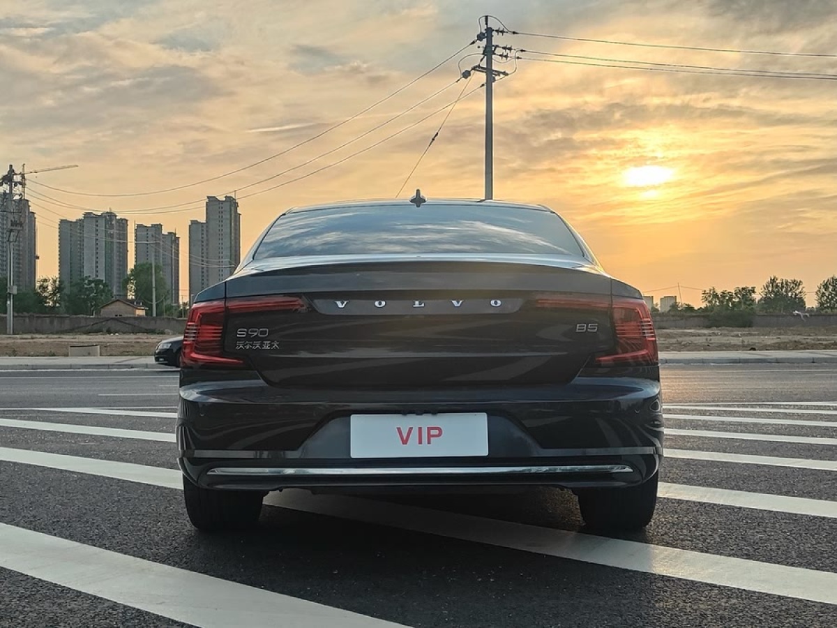 沃爾沃 S90  2023款 B5 智遠(yuǎn)豪華版圖片