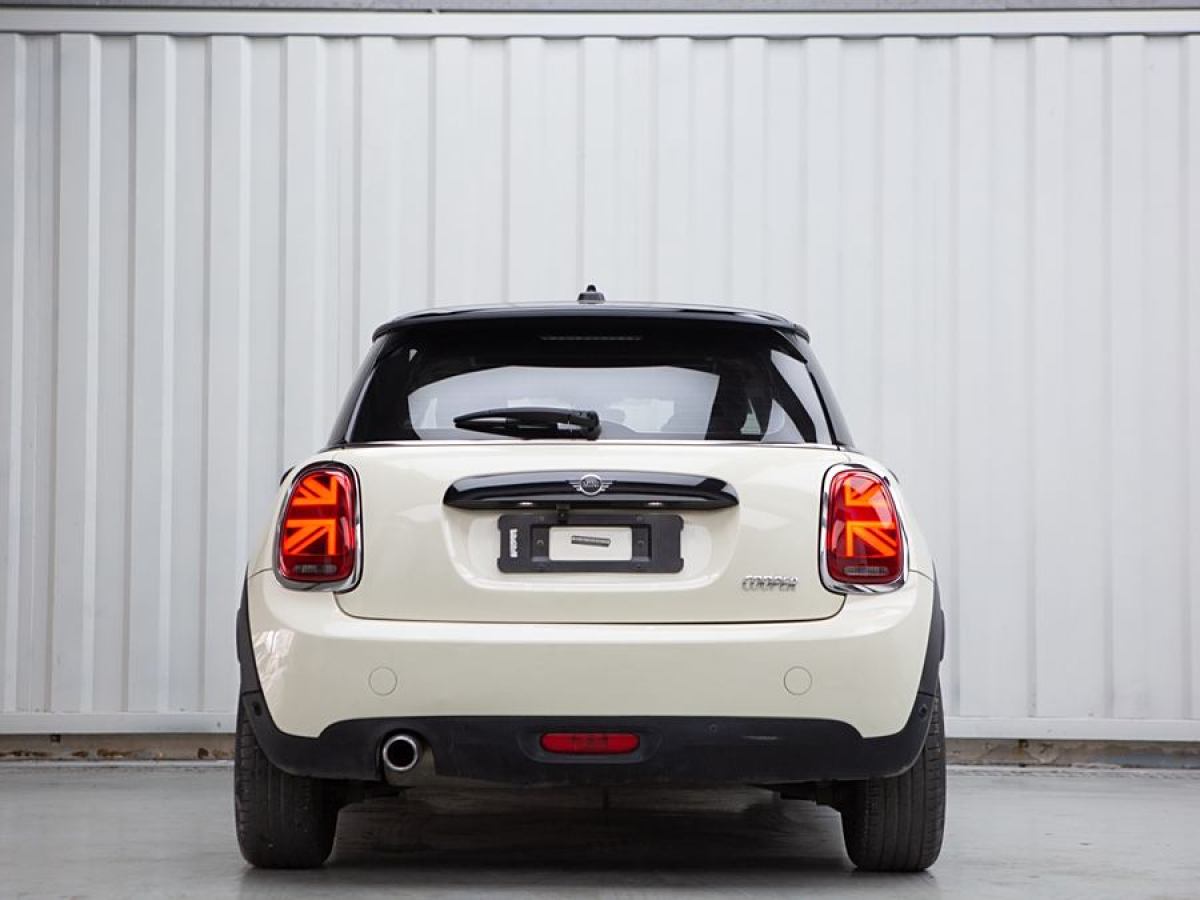 MINI MINI  2020款 1.5T COOPER 經(jīng)典派圖片