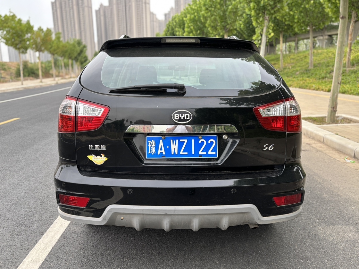 比亞迪 S6  2013款 勁悅版 2.0L 手動(dòng)尊享型 5座圖片
