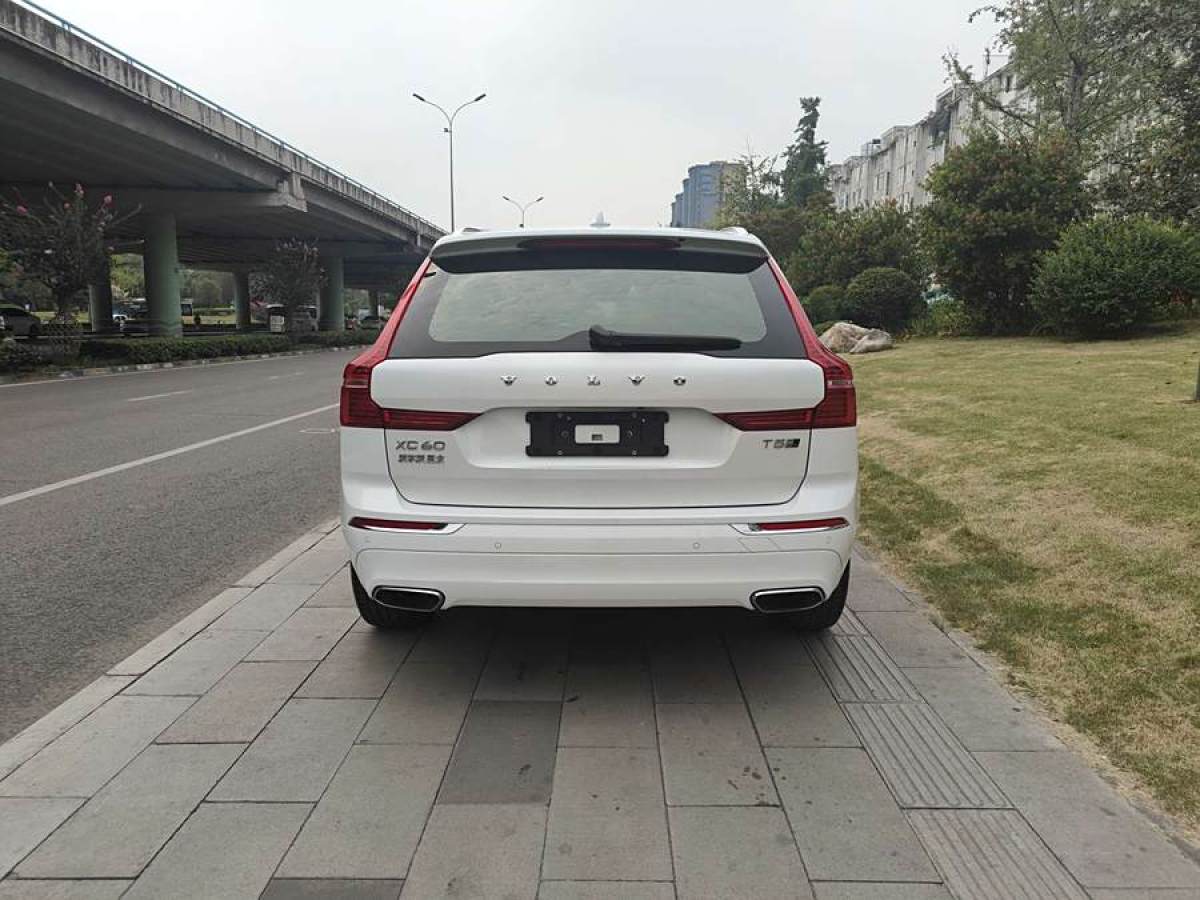 沃爾沃 XC60  2020款 T5 四驅(qū)智逸豪華版圖片