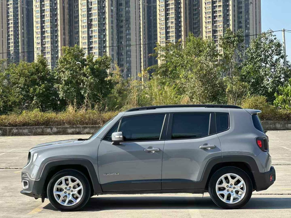 Jeep 自由俠  2019款 220T 自動(dòng)夜鷹版圖片