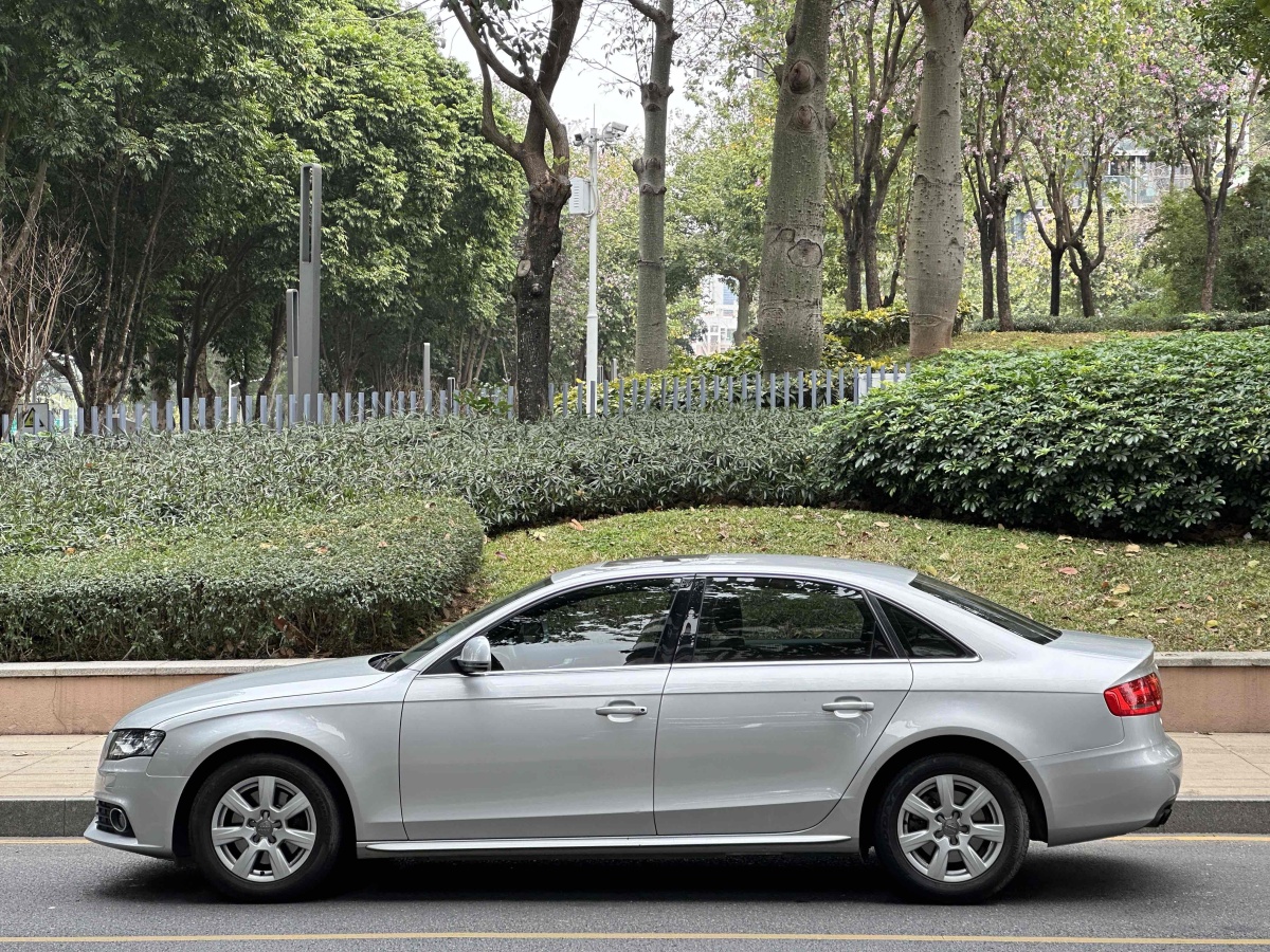 奧迪 奧迪A4L  2011款 2.0 TFSI 標(biāo)準(zhǔn)型圖片