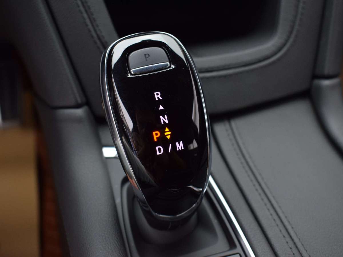 凱迪拉克 XT5  2024款 2.0T 四驅(qū)豪華型（蜂鳥(niǎo)版）圖片