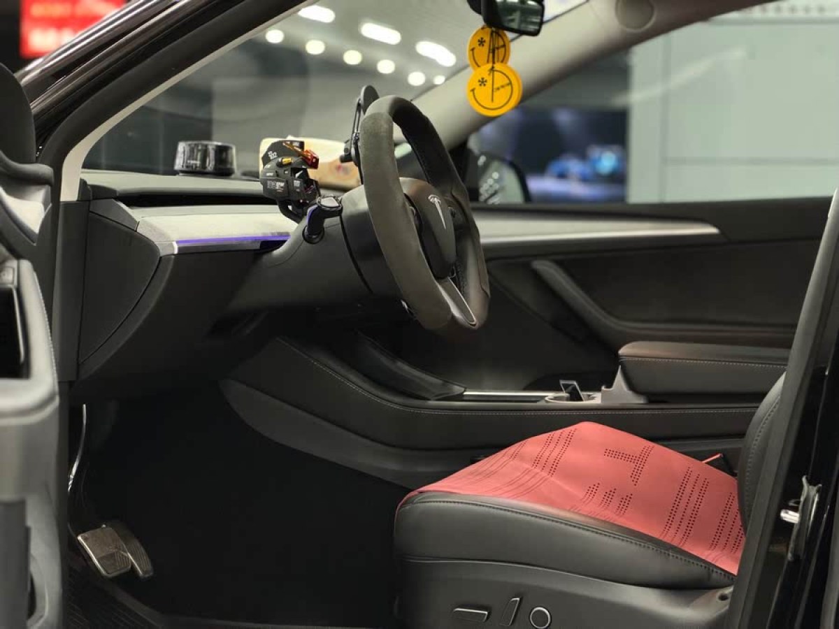 特斯拉 Model Y  2024款 長續(xù)航全輪驅(qū)動版圖片