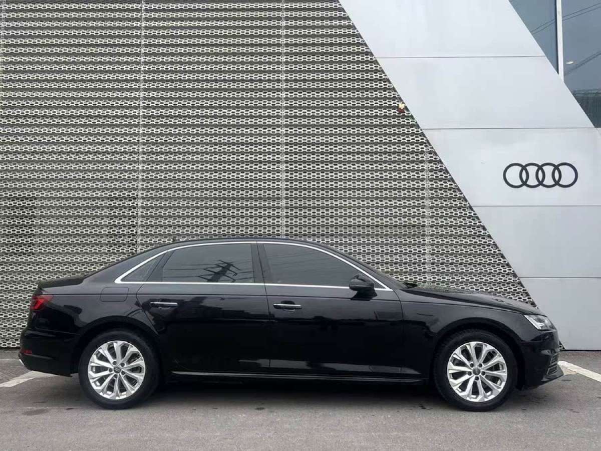 奧迪 奧迪A4L  2019款 40 TFSI 進(jìn)取型 國(guó)VI圖片
