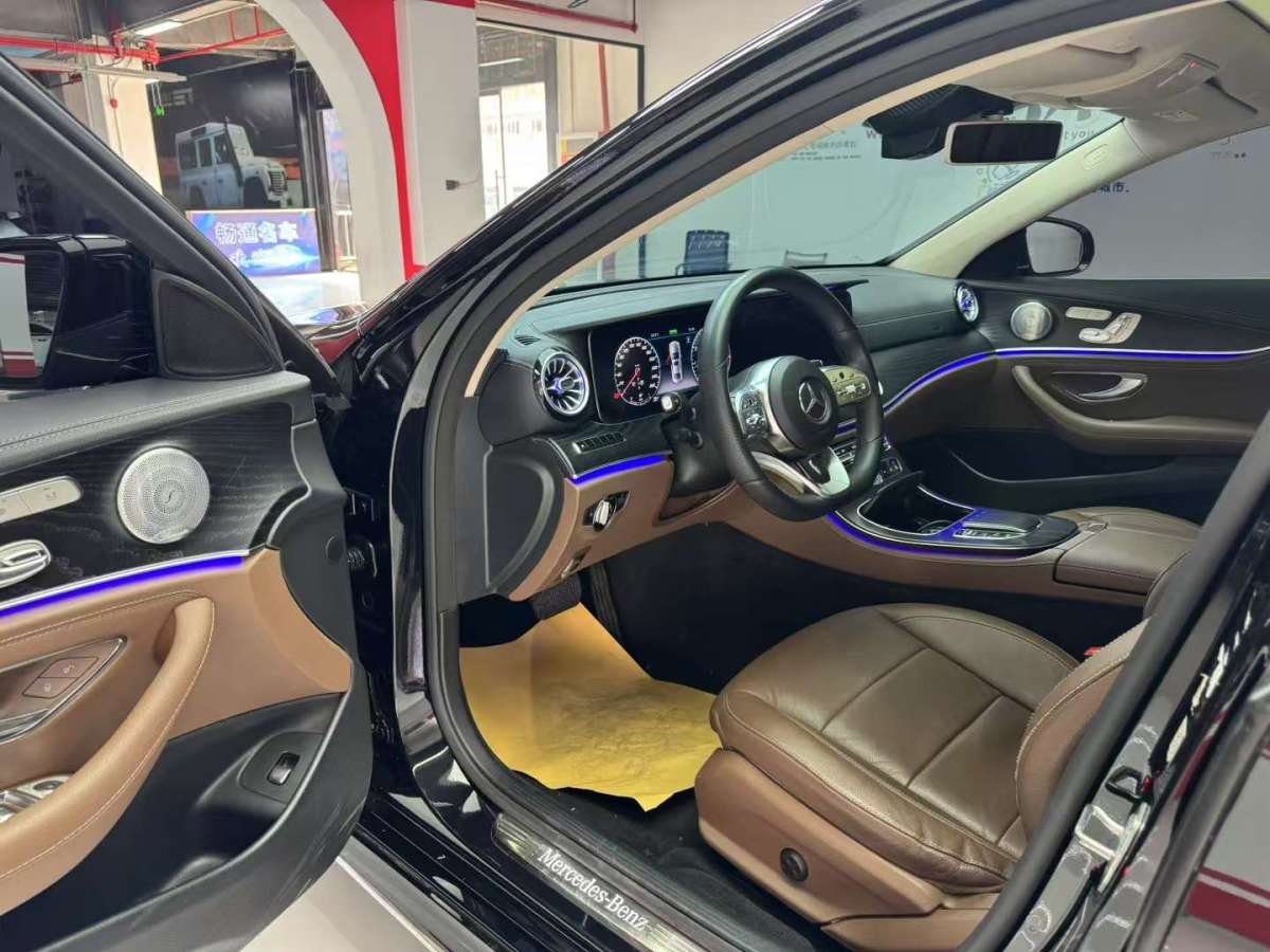 奔馳 奔馳E級(jí)  2019款 E 350 L 運(yùn)動(dòng)型 4MATIC圖片