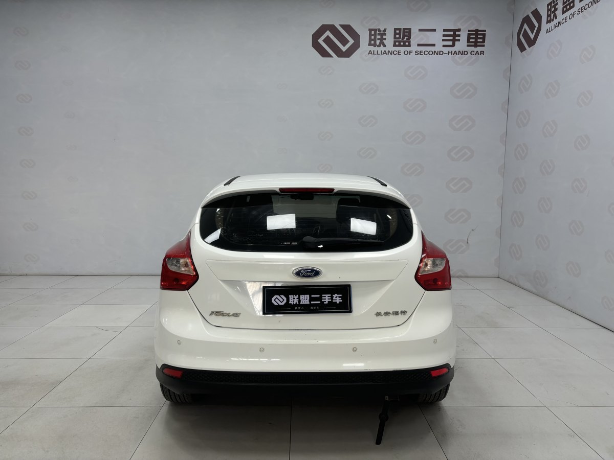 福特 ?？怂? 2012款 兩廂 1.6L 自動(dòng)舒適型圖片