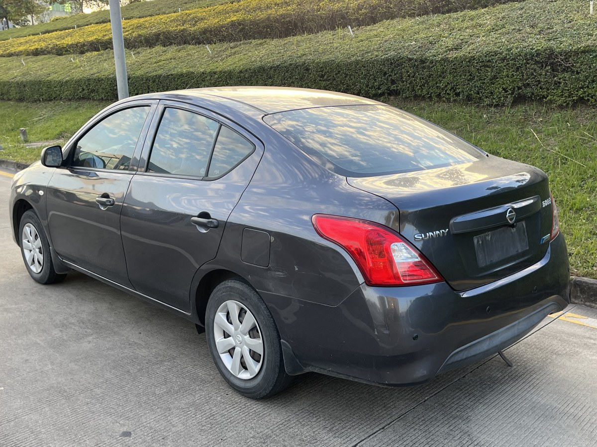 日產(chǎn) 陽(yáng)光  2015款 1.5XE CVT舒適版圖片