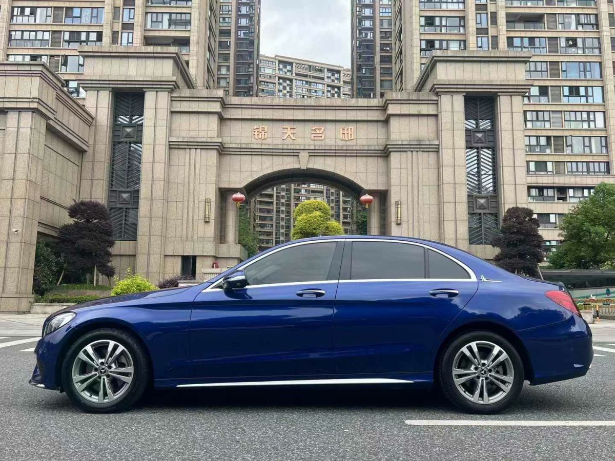 2019年1月奔馳 奔馳C級(jí)  2019款 C 300 L