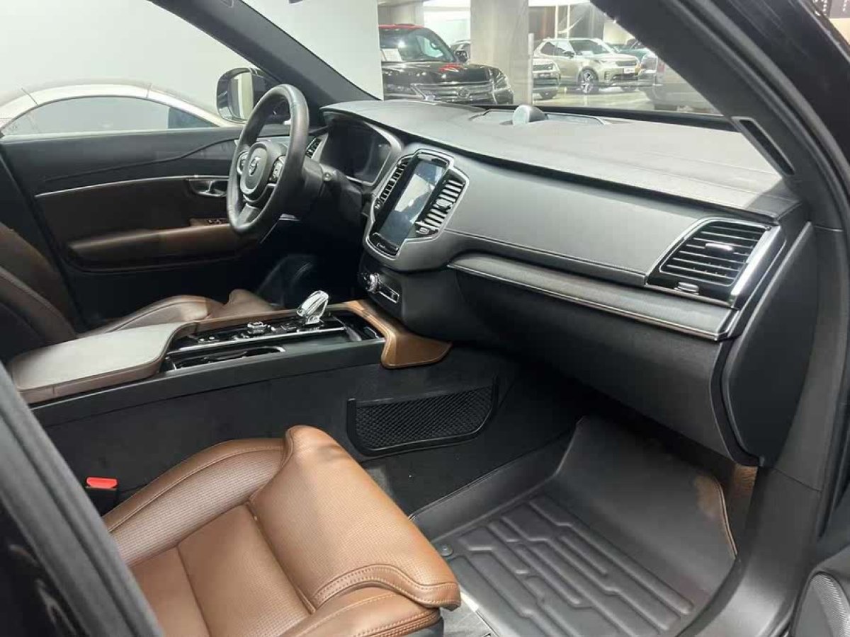 沃爾沃 XC90新能源  2021款 E驅(qū)混動 T8 智尊豪華版 7座圖片
