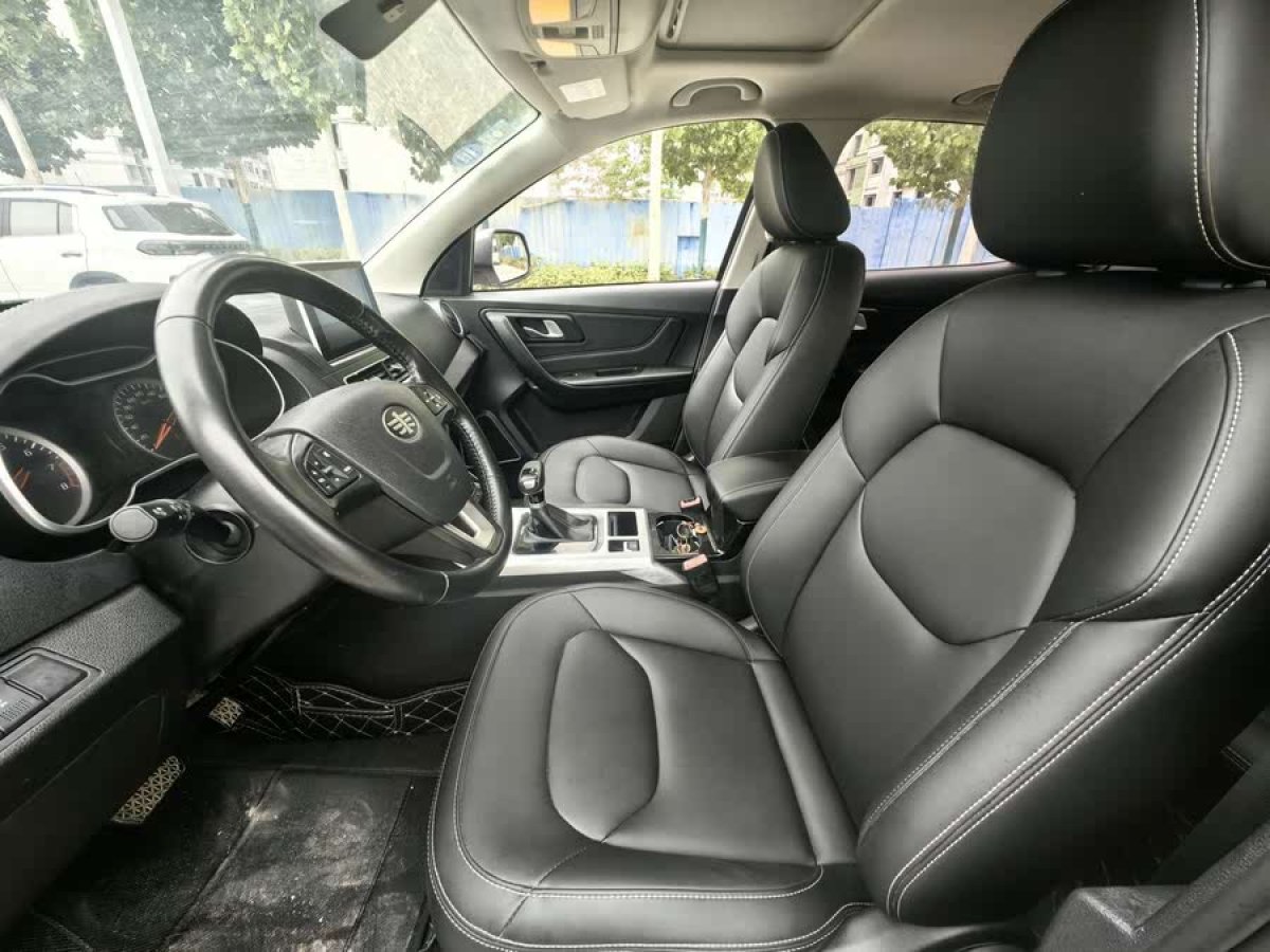 奔騰 X40  2019款  1.6L 自動(dòng)豪華型 國(guó)VI圖片